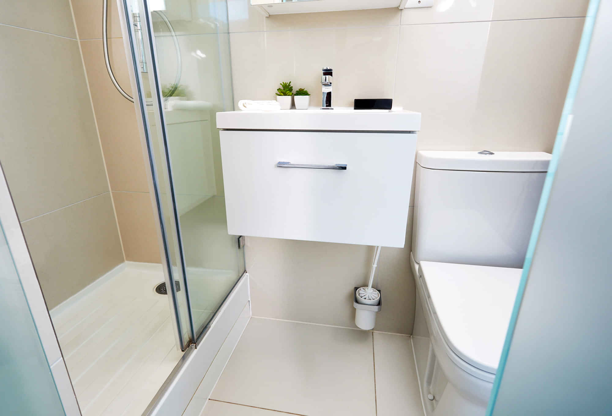 Amenities?w=400&h=260&fit=crop&q=40&auto=format&trim=auto