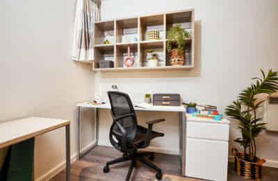 Amenities?w=400&h=260&fit=crop&q=40&auto=format&trim=auto