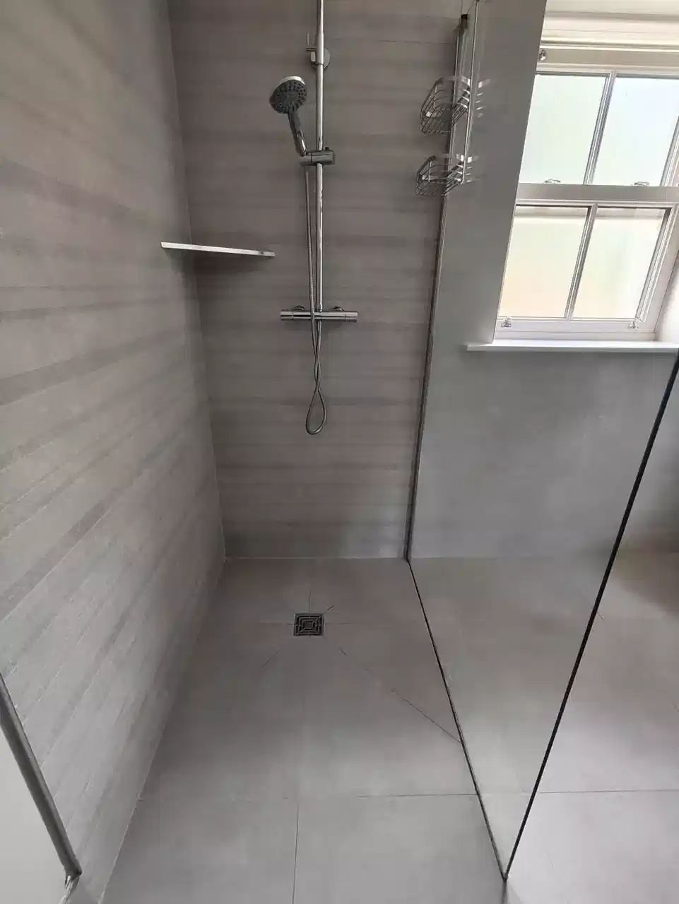 Exterior?w=400&h=260&fit=crop&q=40&auto=format&trim=auto