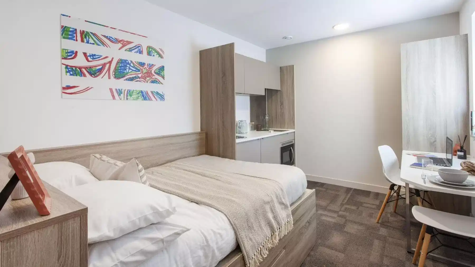 Common Area?w=400&h=260&fit=crop&q=40&auto=format&trim=auto