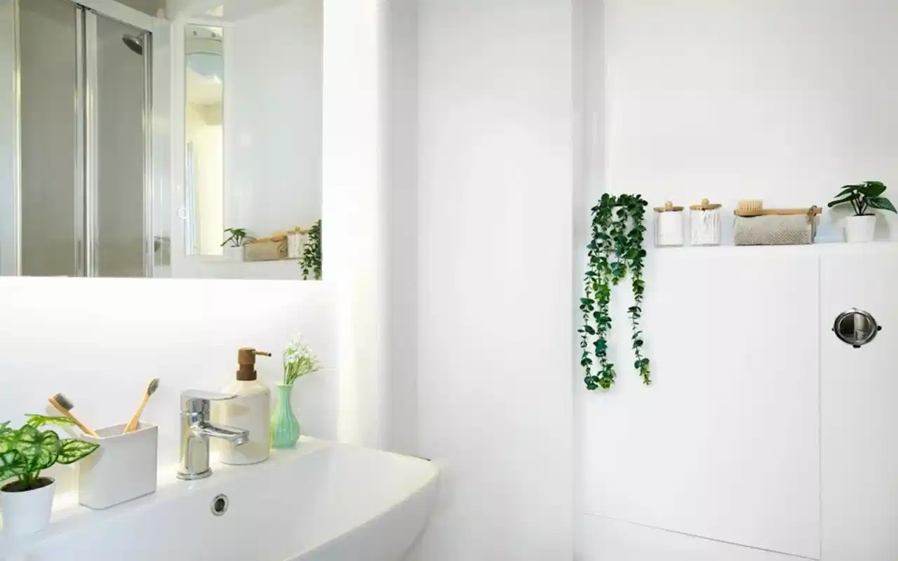 Common Area?w=400&h=260&fit=crop&q=40&auto=format&trim=auto