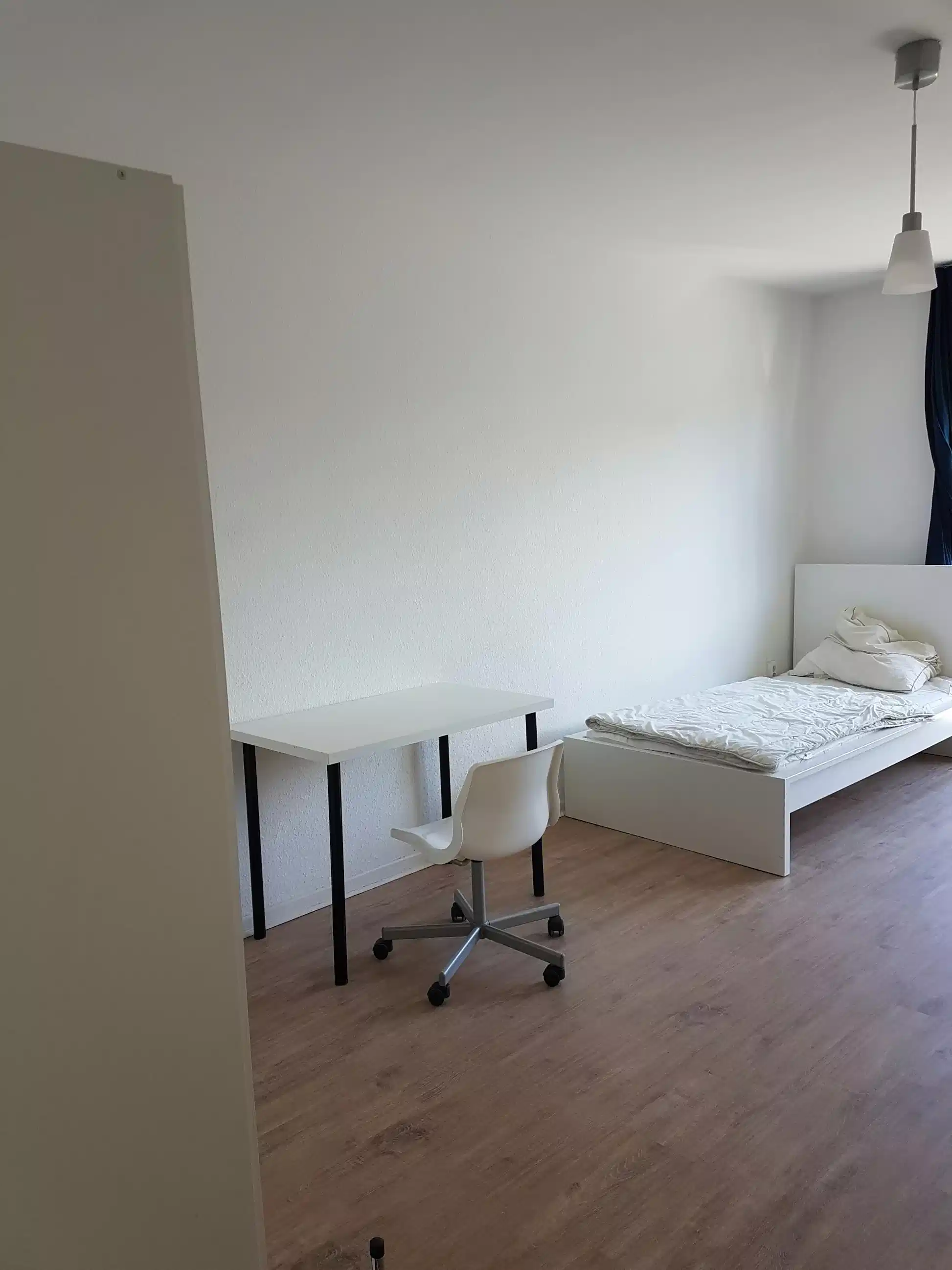 Amenities?w=400&h=260&fit=crop&q=40&auto=format&trim=auto