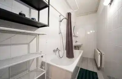 RM GreifswalderStraße 227, Berlin - Berlin, Germany - Room in a 5 Bed 1 Bath - Bathroom