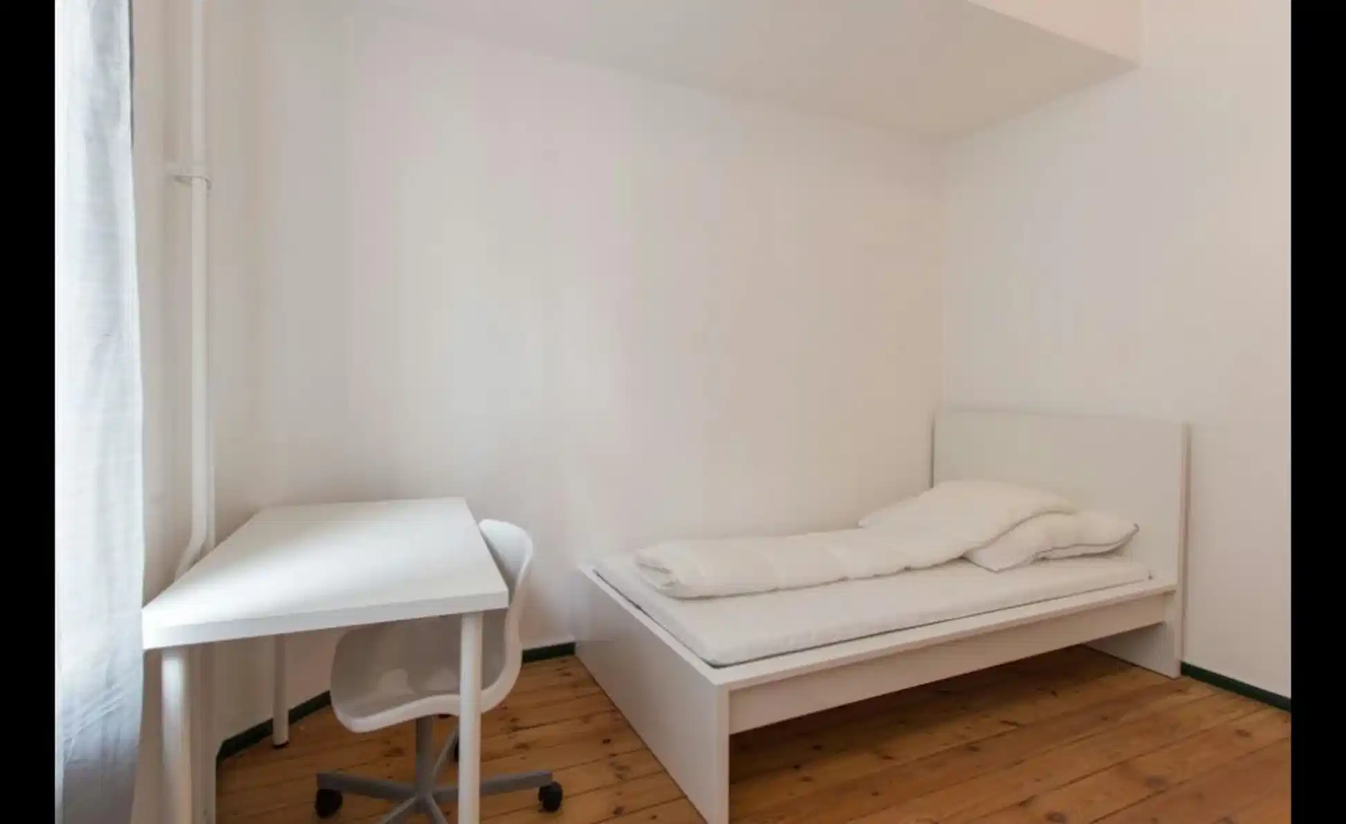 Kitchen?w=400&h=260&fit=crop&q=40&auto=format&trim=auto