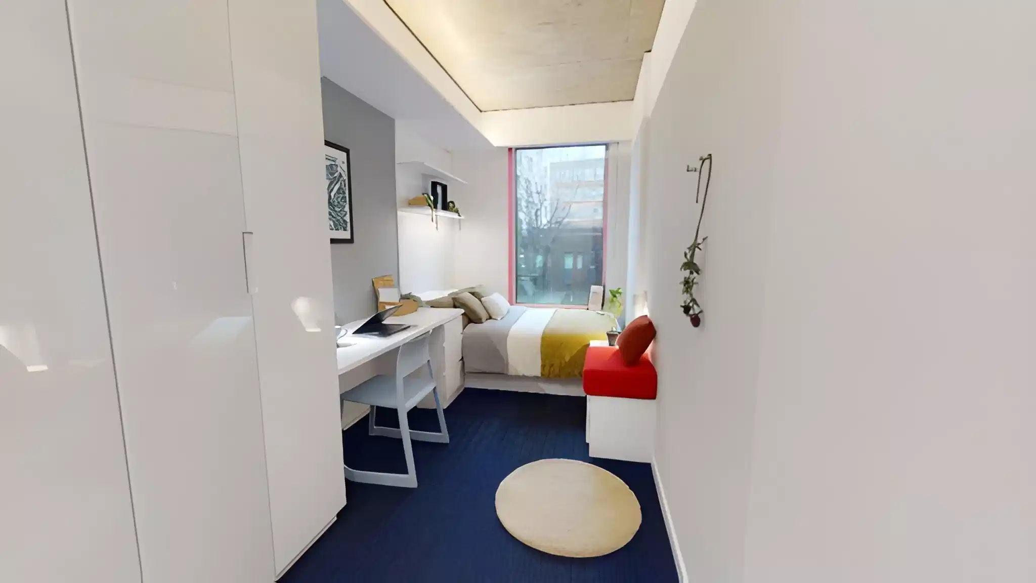 Common Area?w=400&h=260&fit=crop&q=40&auto=format&trim=auto