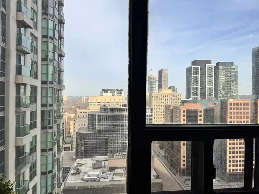 H4U 88 Bloor St, Toronto - Toronto, Ontario, Canada - Exterior