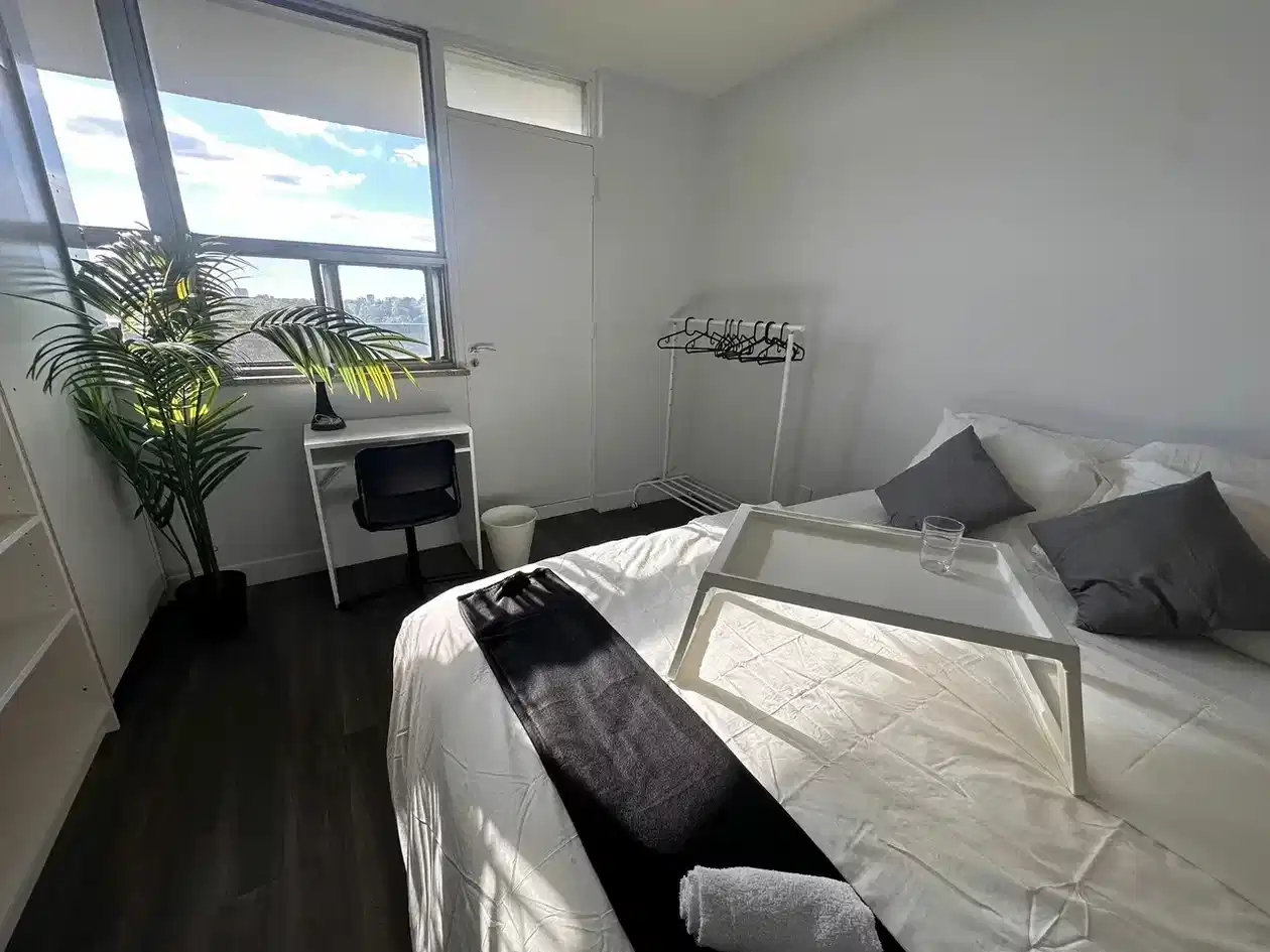 Common Area?w=400&h=260&fit=crop&q=40&auto=format&trim=auto