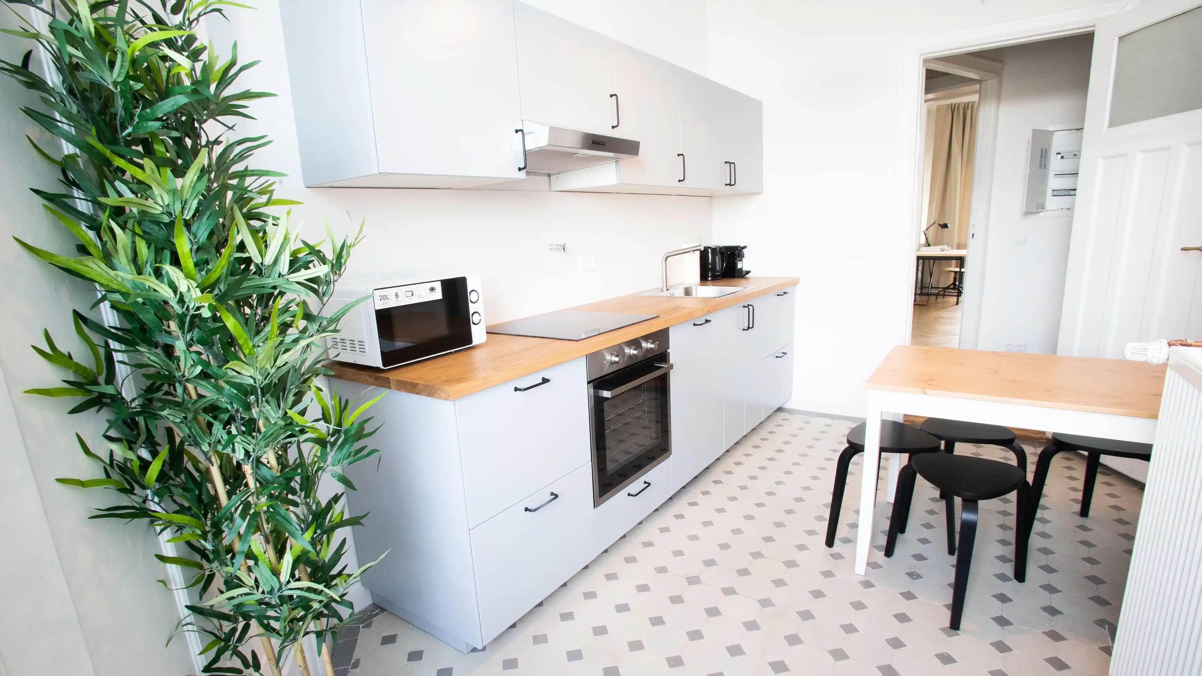 Common Area?w=400&h=260&fit=crop&q=40&auto=format&trim=auto