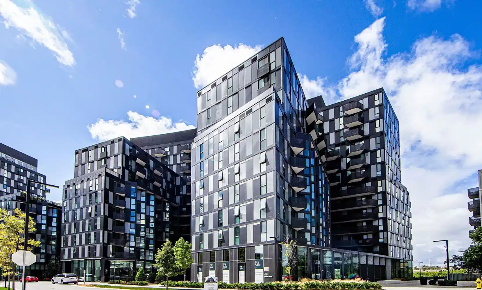 H4U Tretti Way, Toronto - Toronto, Ontario, Canada - Exterior
