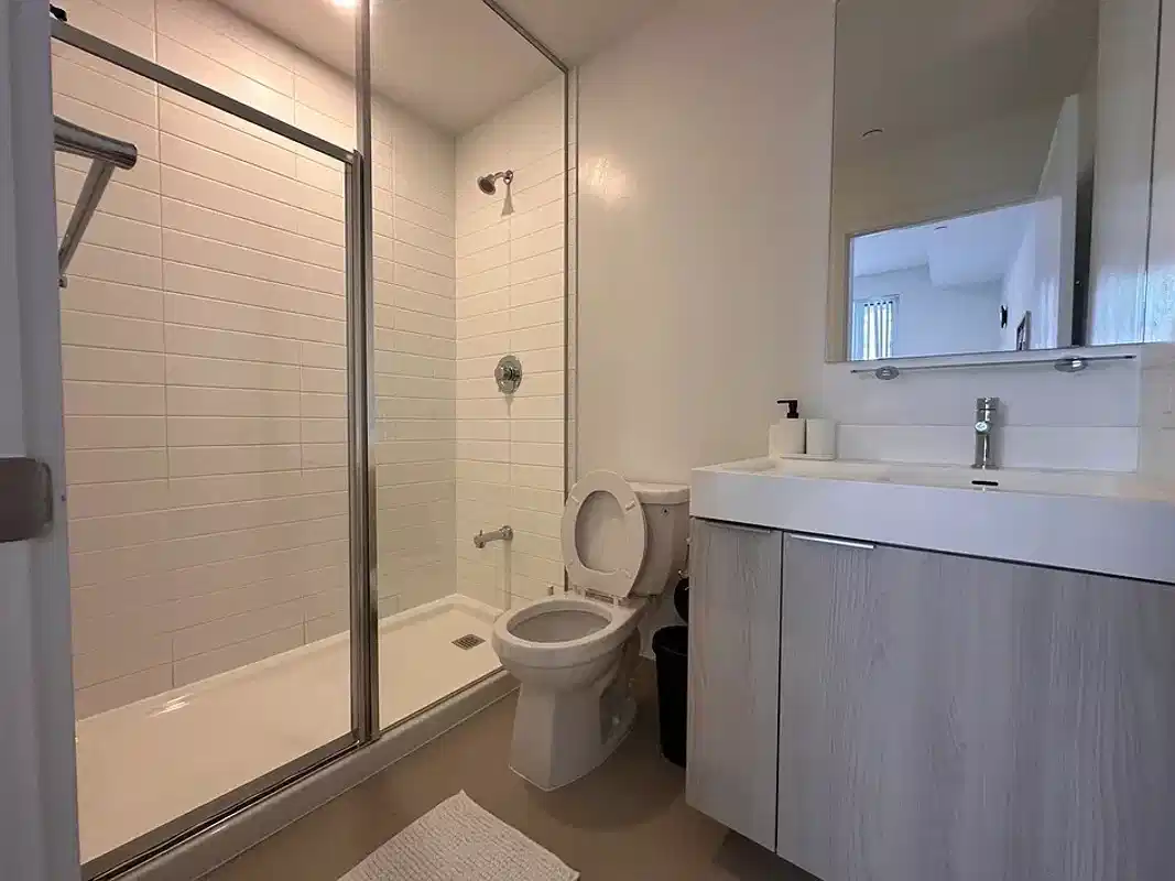 H4U Tubman Ave, Toronto - Toronto, Ontario, Canada - Master Suite Room - Bathroom
