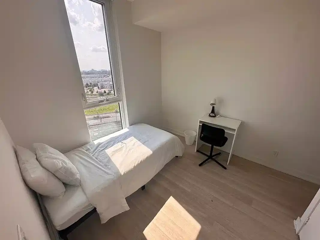 Deluxe Bedroom - Bathroom?w=400&h=260&fit=crop&q=40&auto=format&trim=auto