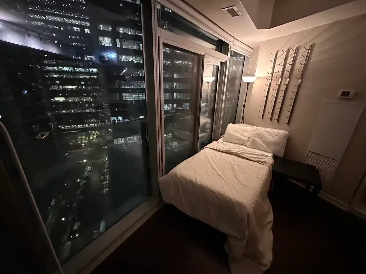 Amenities?w=400&h=260&fit=crop&q=40&auto=format&trim=auto