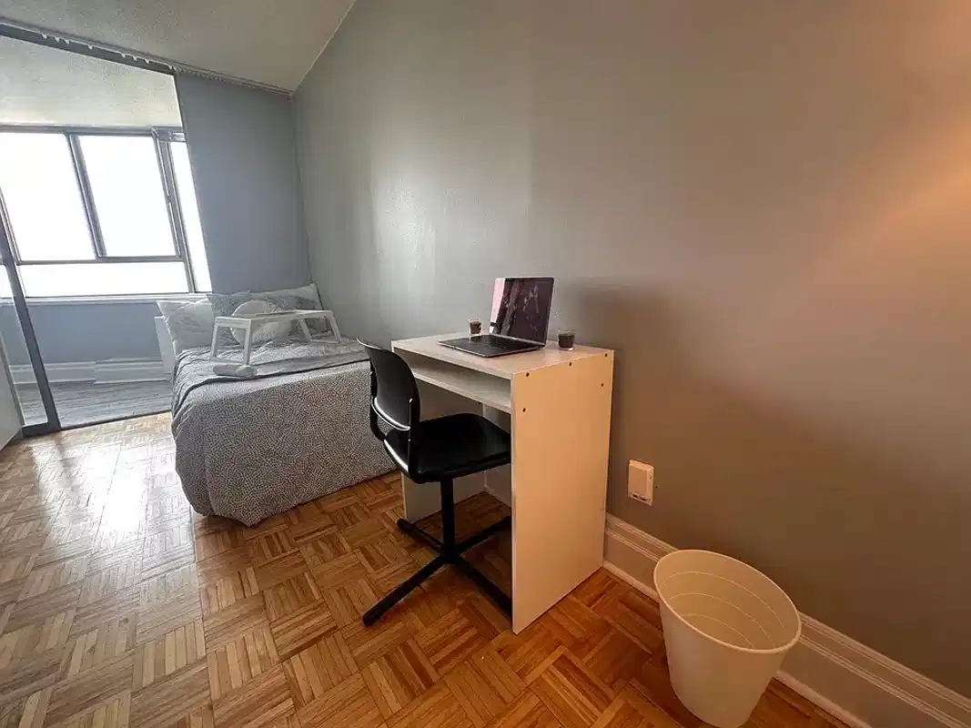 Deluxe Bedroom - Bathroom?w=400&h=260&fit=crop&q=40&auto=format&trim=auto