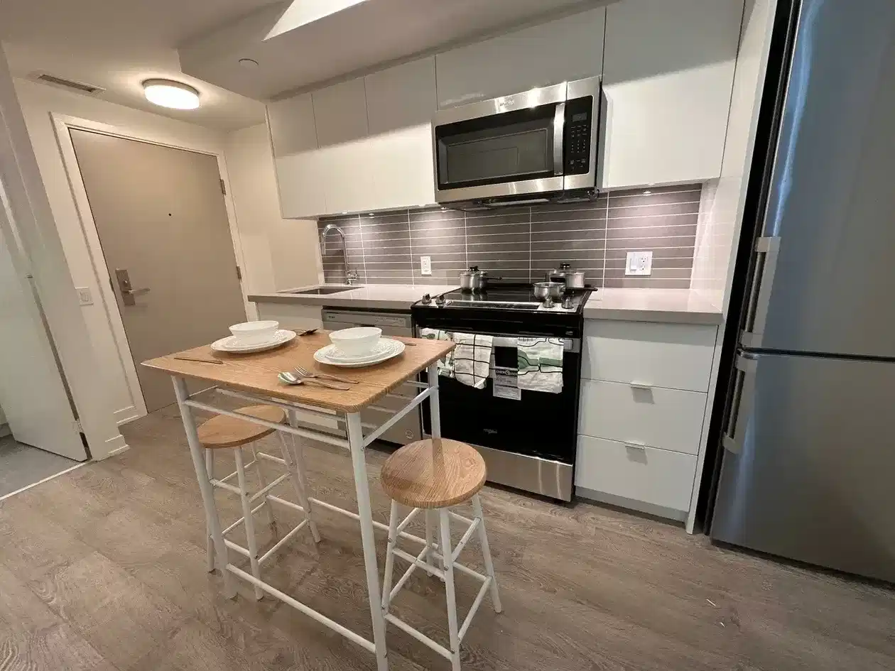 Master Suite Room - Kitchen?w=400&h=260&fit=crop&q=40&auto=format&trim=auto