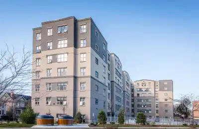 Regent - 51 Lake St., St. Catharines - St. Catharines, Ontario, Canada - Exterior