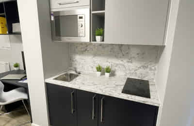 Amenities?w=400&h=260&fit=crop&q=40&auto=format&trim=auto