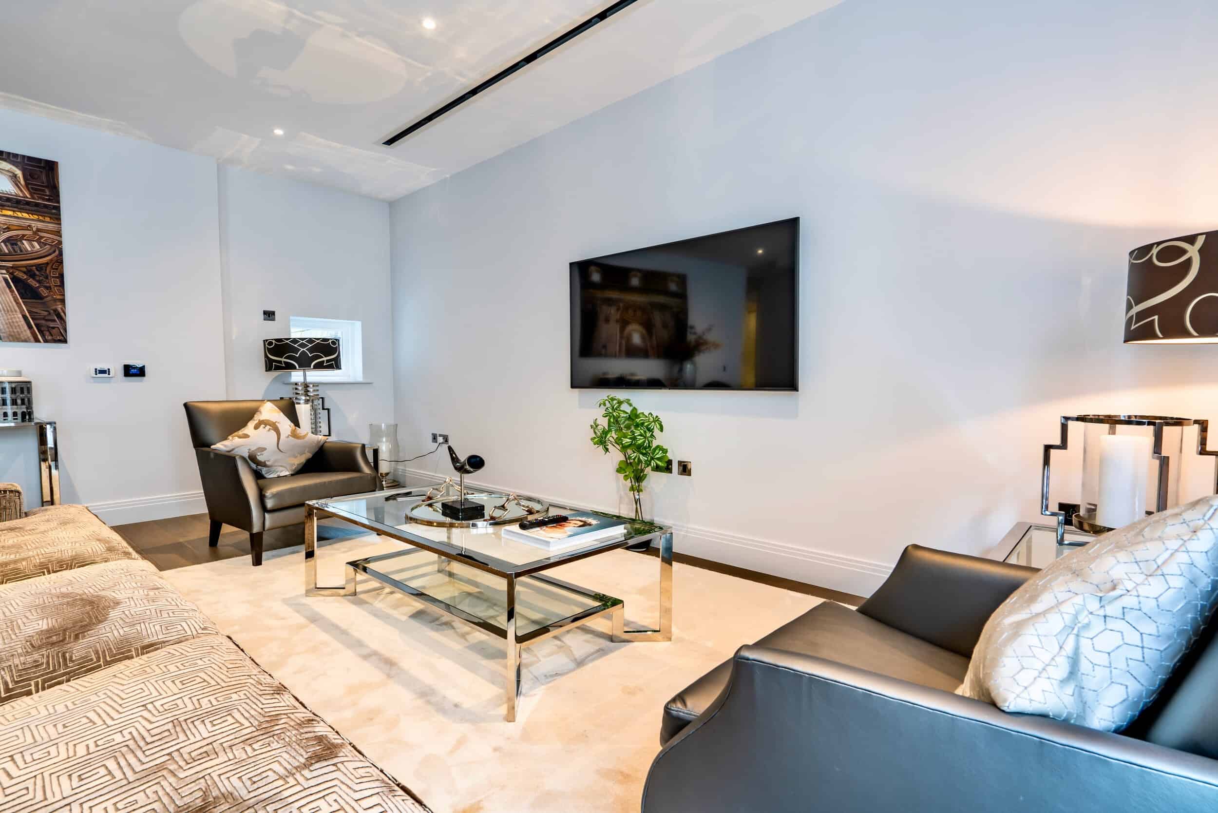 Chancery Lane, London - London, England, United Kingdom - Amenities