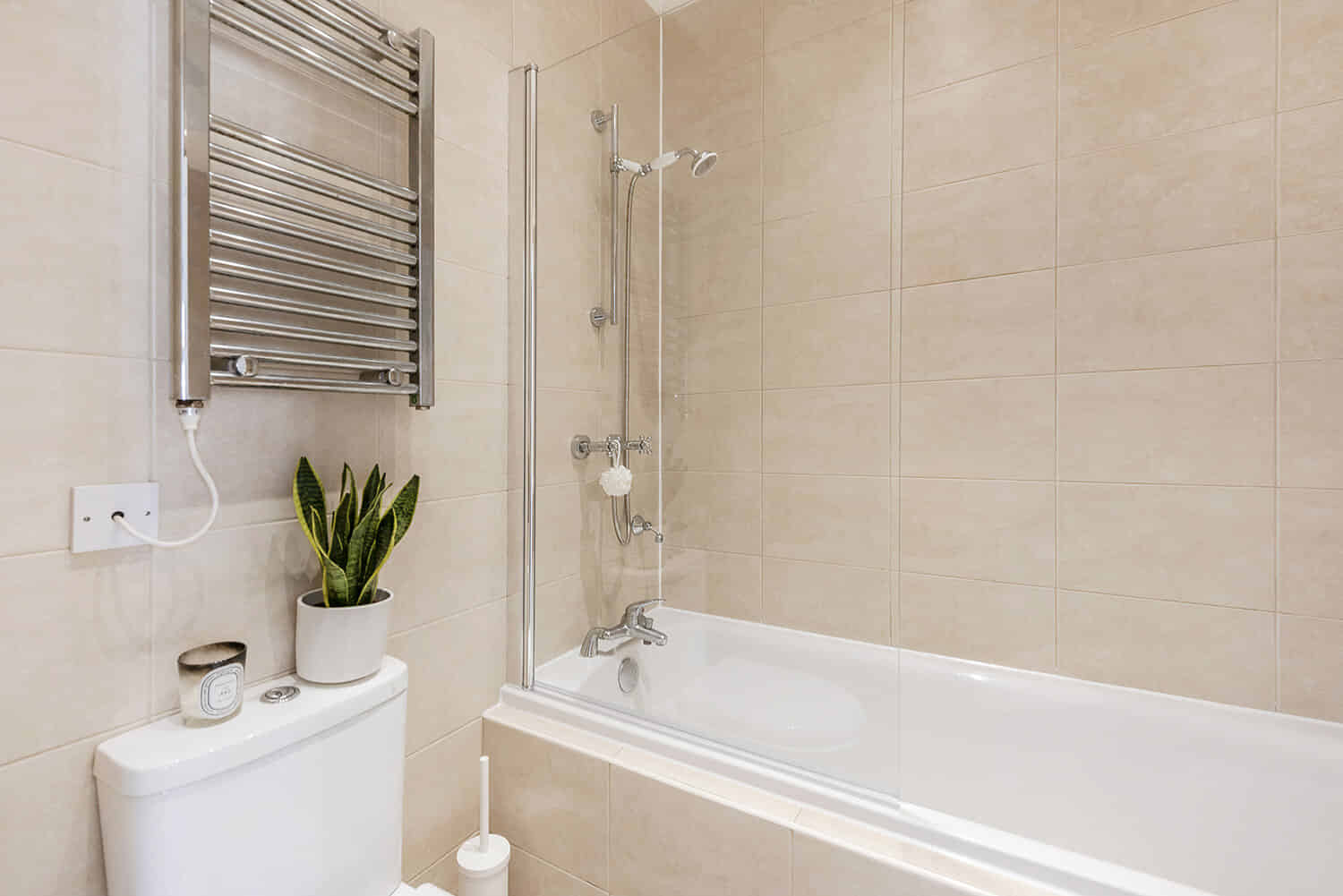 Kitchen?w=400&h=260&fit=crop&q=40&auto=format&trim=auto