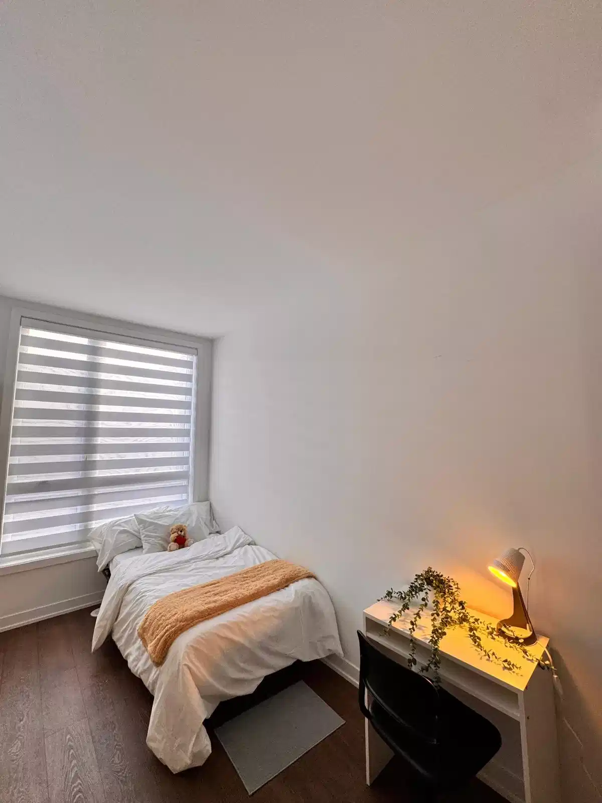 Amenities?w=400&h=260&fit=crop&q=40&auto=format&trim=auto