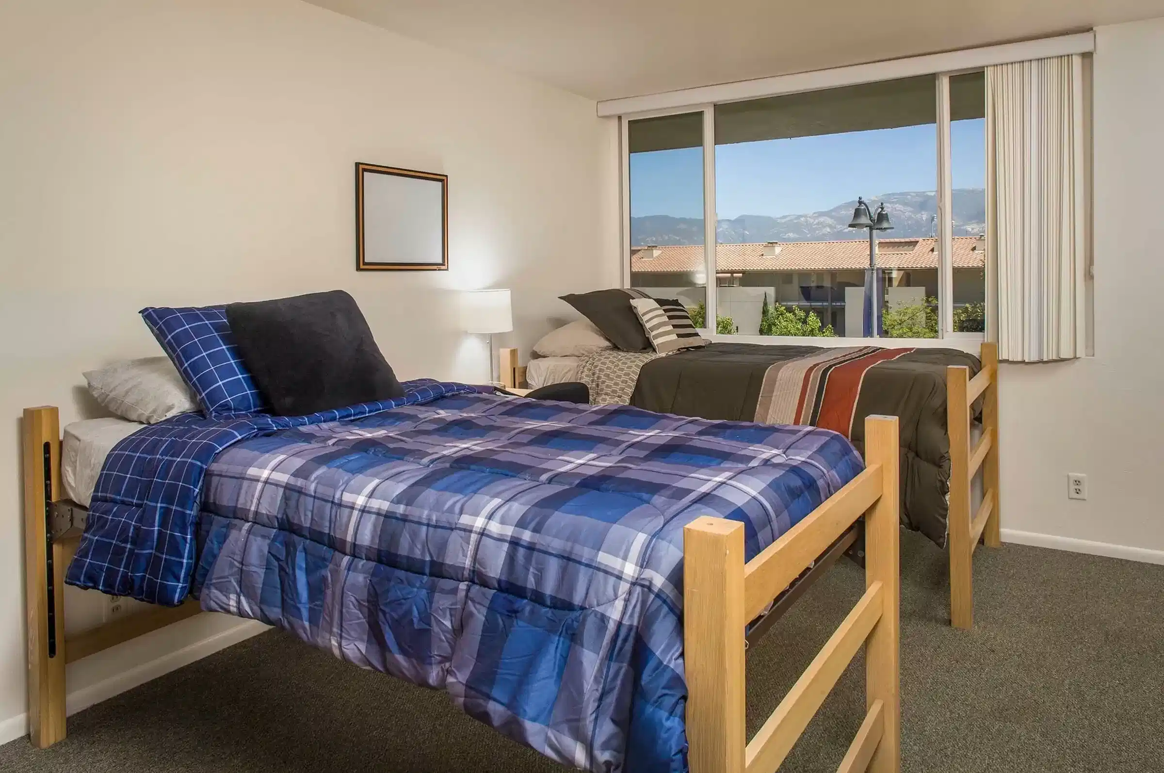 Amenities?w=400&h=260&fit=crop&q=40&auto=format&trim=auto