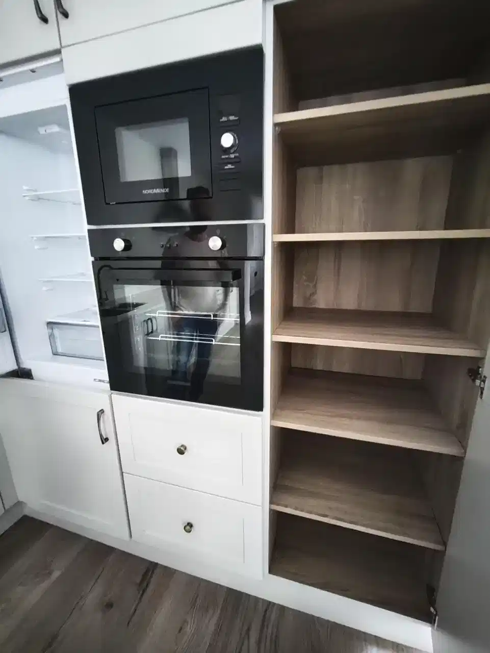 Exterior?w=400&h=260&fit=crop&q=40&auto=format&trim=auto