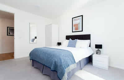Common Area?w=400&h=260&fit=crop&q=40&auto=format&trim=auto