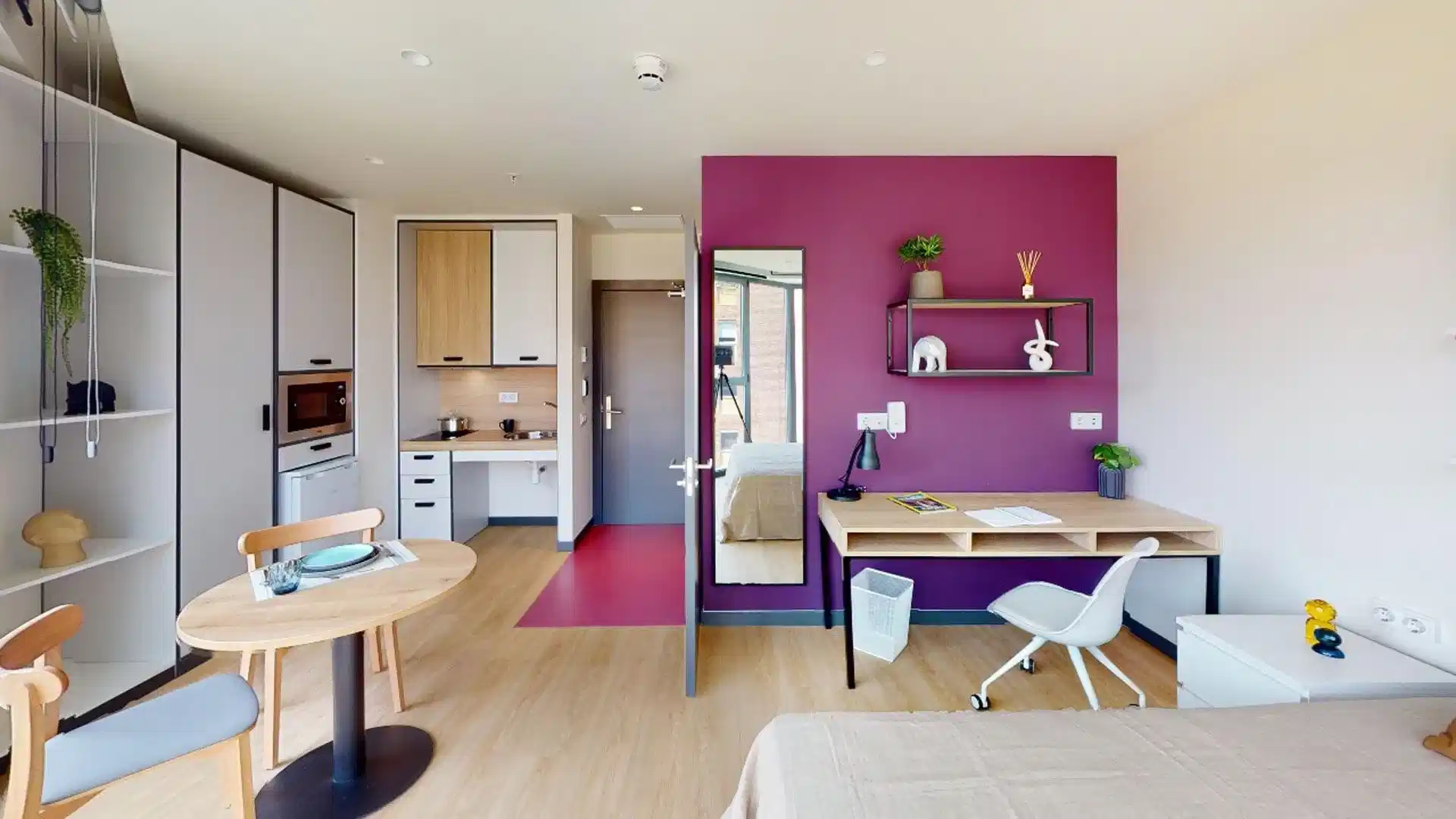 Amenities?w=400&h=260&fit=crop&q=40&auto=format&trim=auto