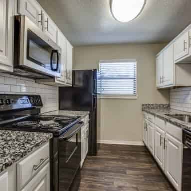 Dalton Apartments - Arlington, Texas, United States - Kitchen