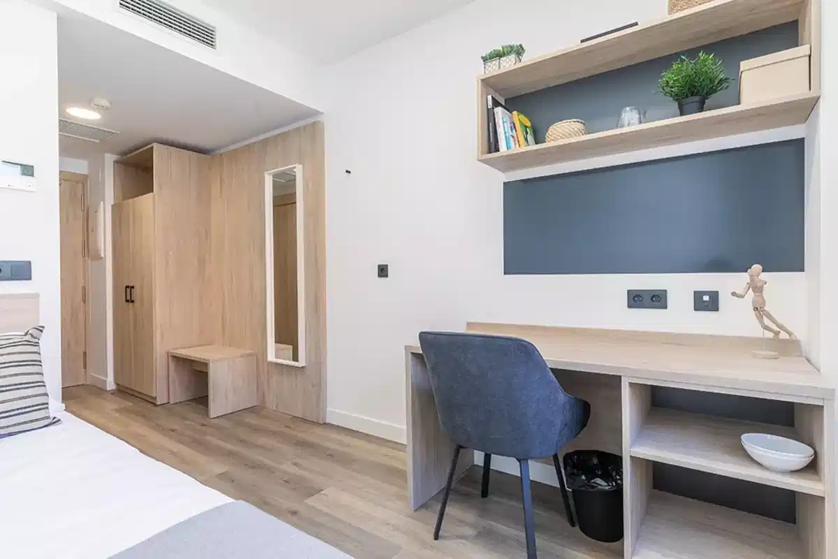 Common Area?w=400&h=260&fit=crop&q=40&auto=format&trim=auto