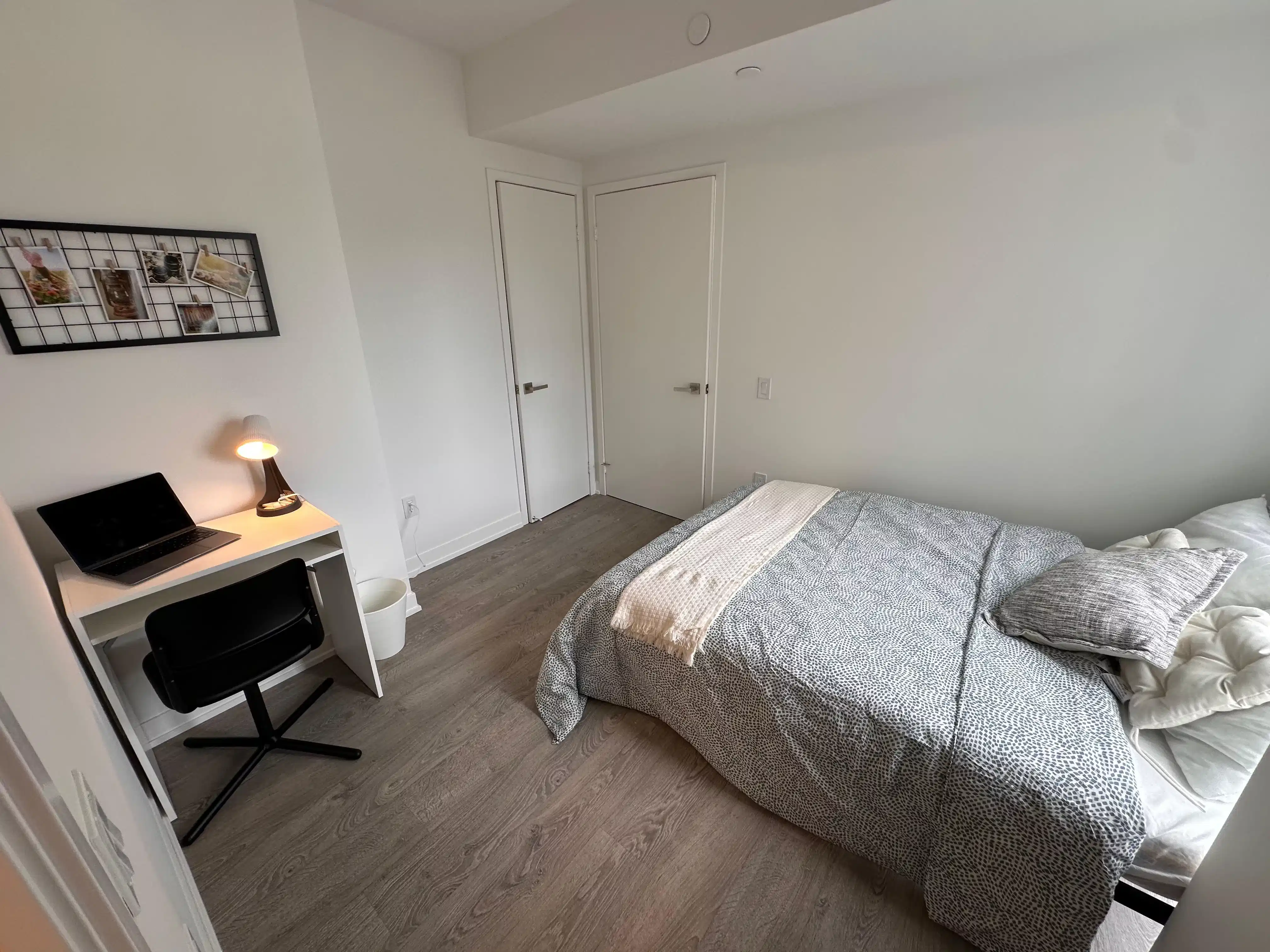 Flex Room - Bedroom?w=400&h=260&fit=crop&q=40&auto=format&trim=auto