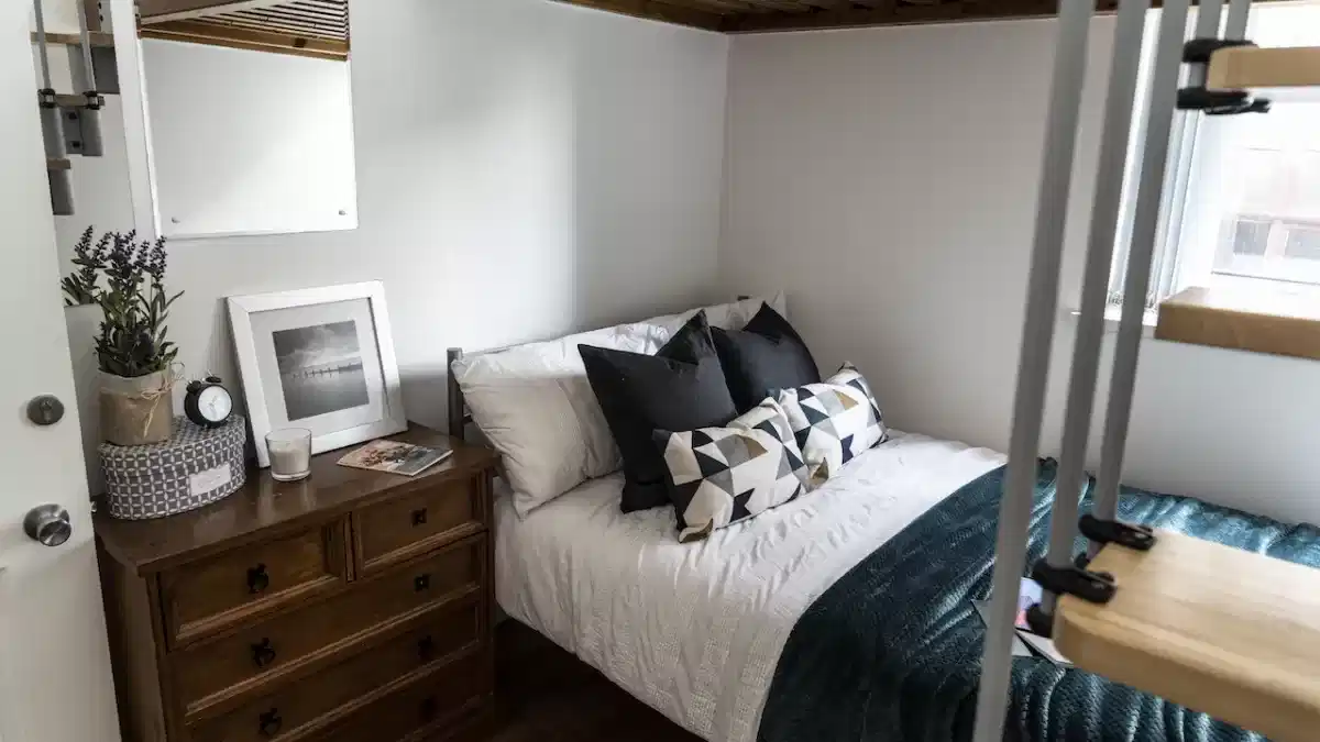 Kitchen?w=400&h=260&fit=crop&q=40&auto=format&trim=auto