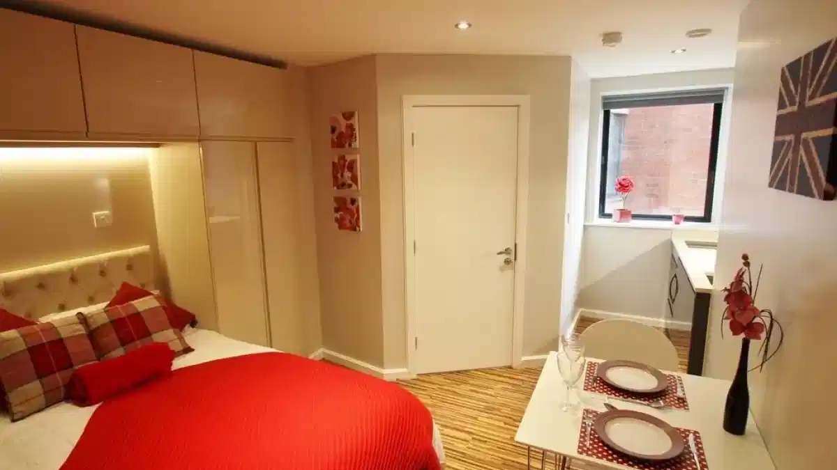 Kitchen?w=400&h=260&fit=crop&q=40&auto=format&trim=auto