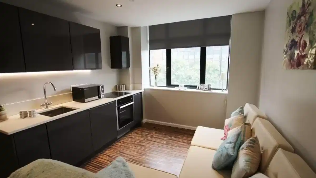 Kitchen?w=400&h=260&fit=crop&q=40&auto=format&trim=auto