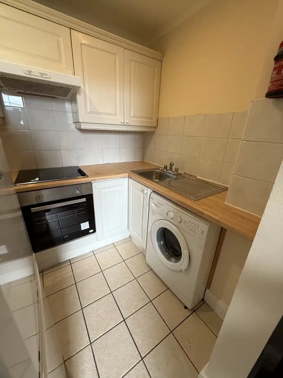 Room in a 5 Bedroom Apartment, Charles Street Great,  Mountjoy, Dublin 1 - Dublin, Ireland - Kitchen