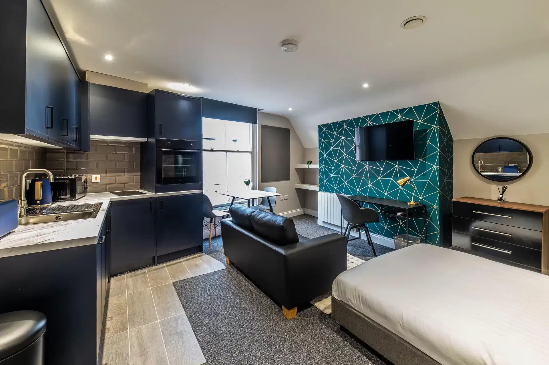 Amenities?w=400&h=260&fit=crop&q=40&auto=format&trim=auto