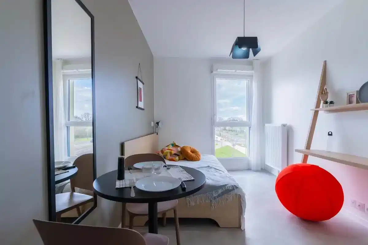 Kitchen?w=400&h=260&fit=crop&q=40&auto=format&trim=auto