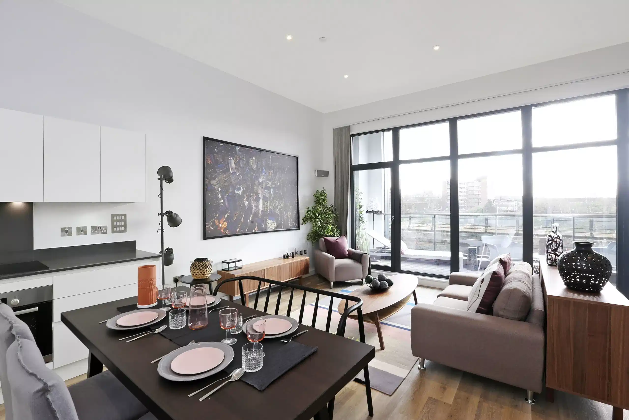 Common Area?w=400&h=260&fit=crop&q=40&auto=format&trim=auto