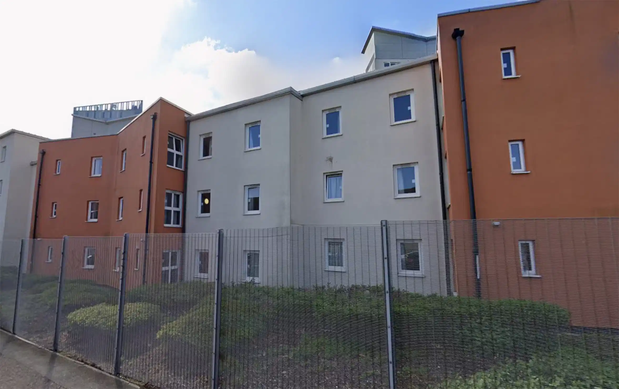 Creek Court, London image 32