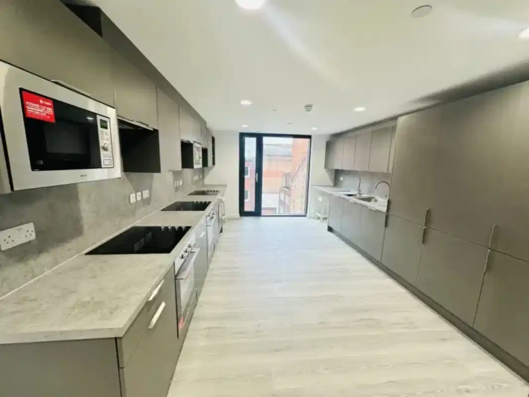 Bedroom?w=400&h=260&fit=crop&q=40&auto=format&trim=auto