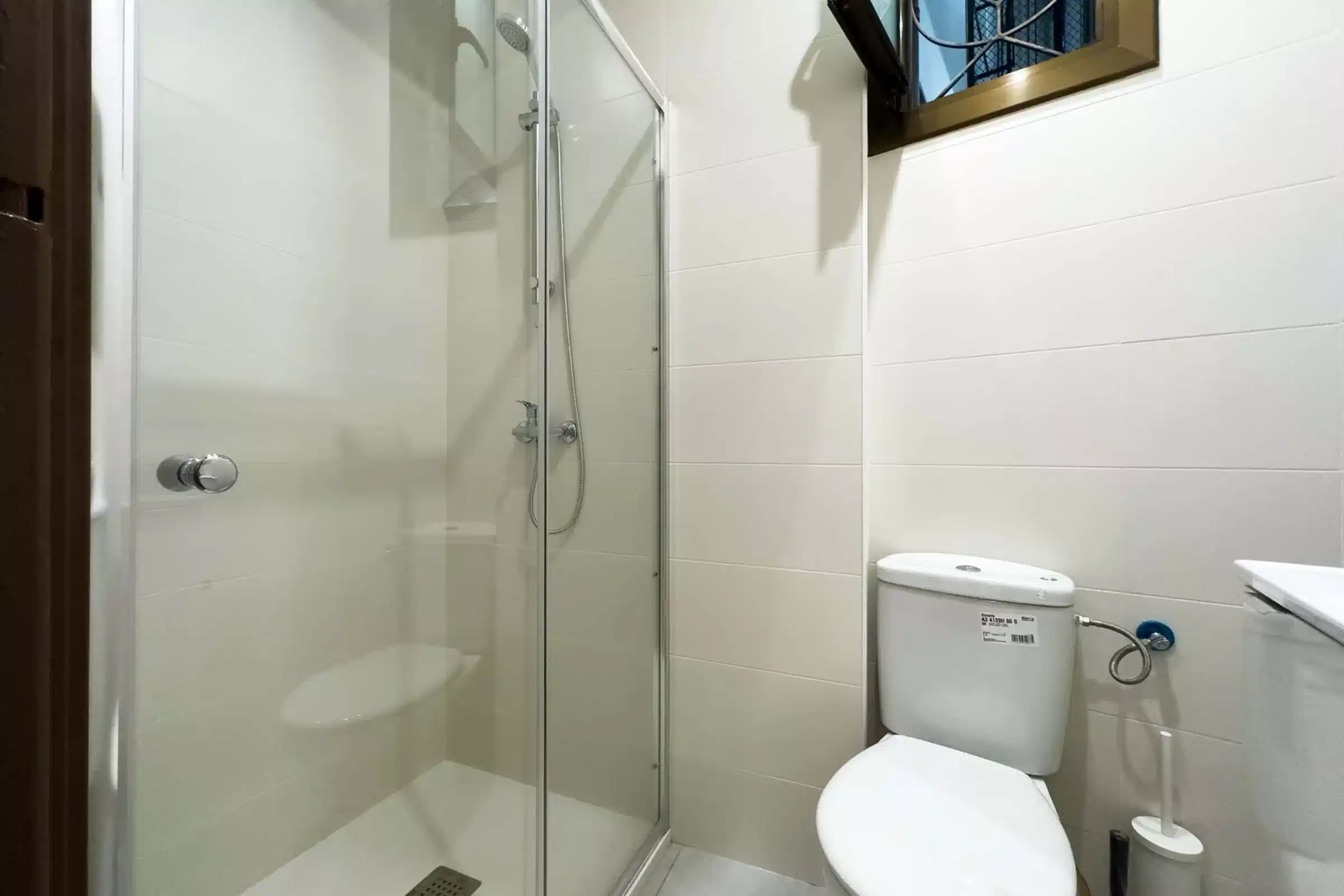 Exterior?w=400&h=260&fit=crop&q=40&auto=format&trim=auto