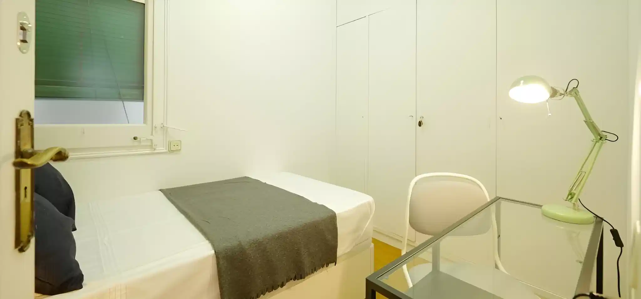 Kitchen?w=400&h=260&fit=crop&q=40&auto=format&trim=auto