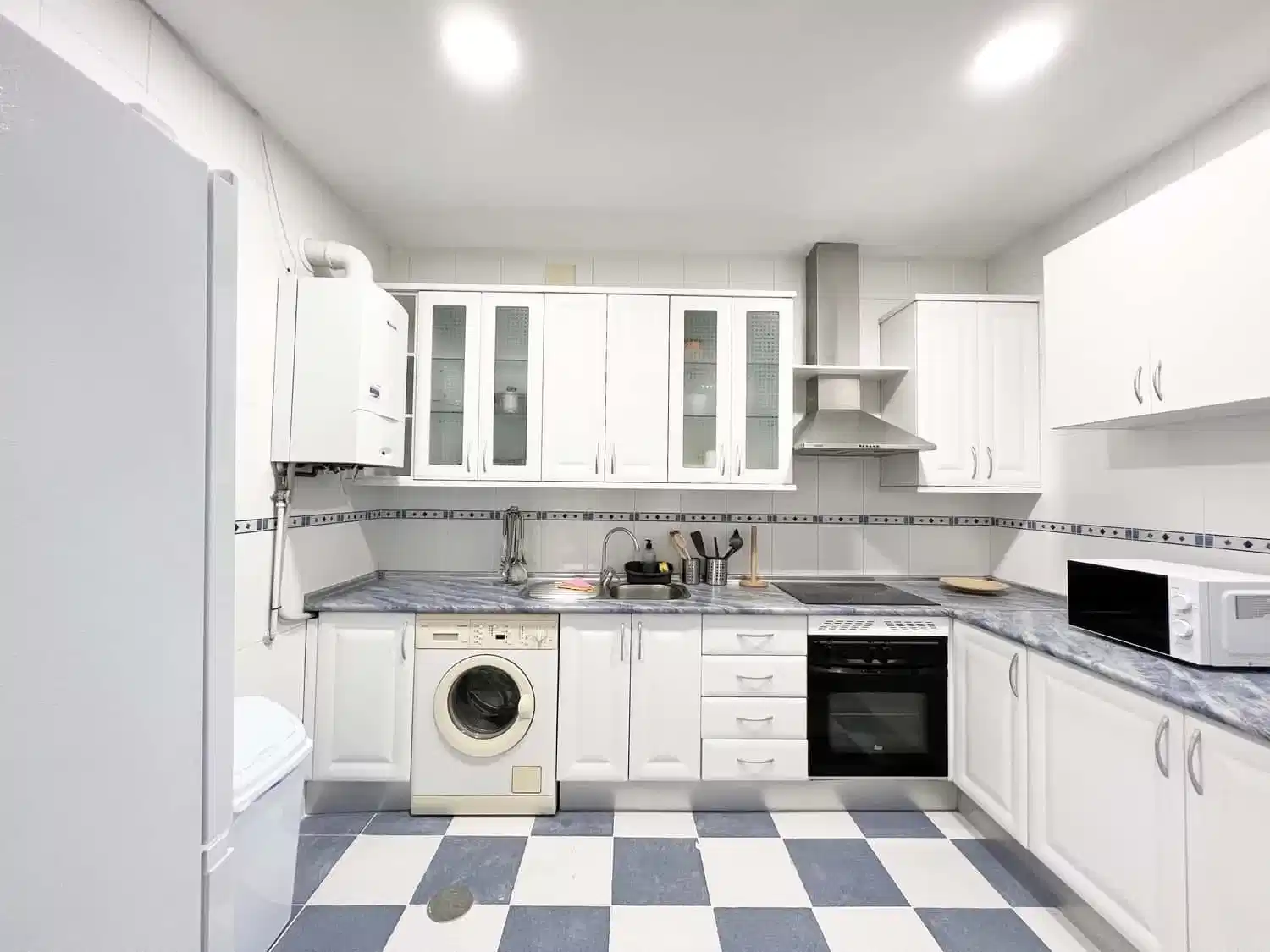 SPC 28004, Madrid - Madrid, Spain - Kitchen