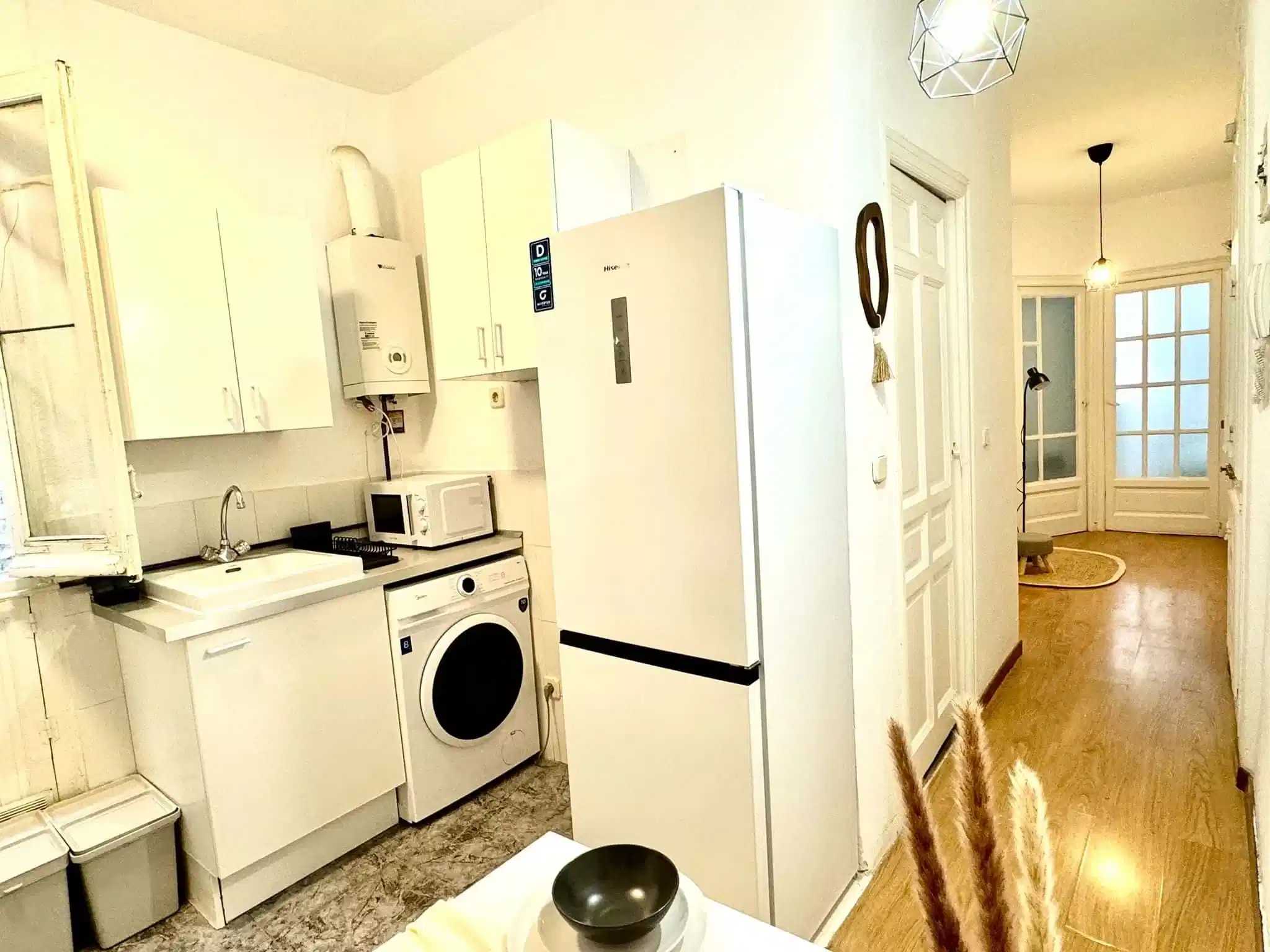 SPC 28010, Madrid - Madrid, Spain - Kitchen