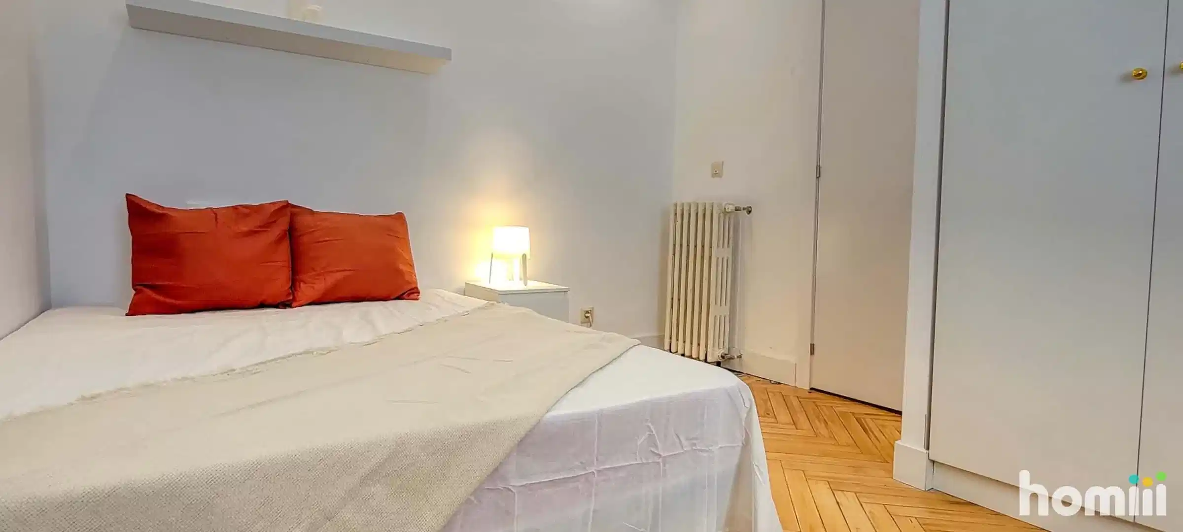 Kitchen?w=400&h=260&fit=crop&q=40&auto=format&trim=auto