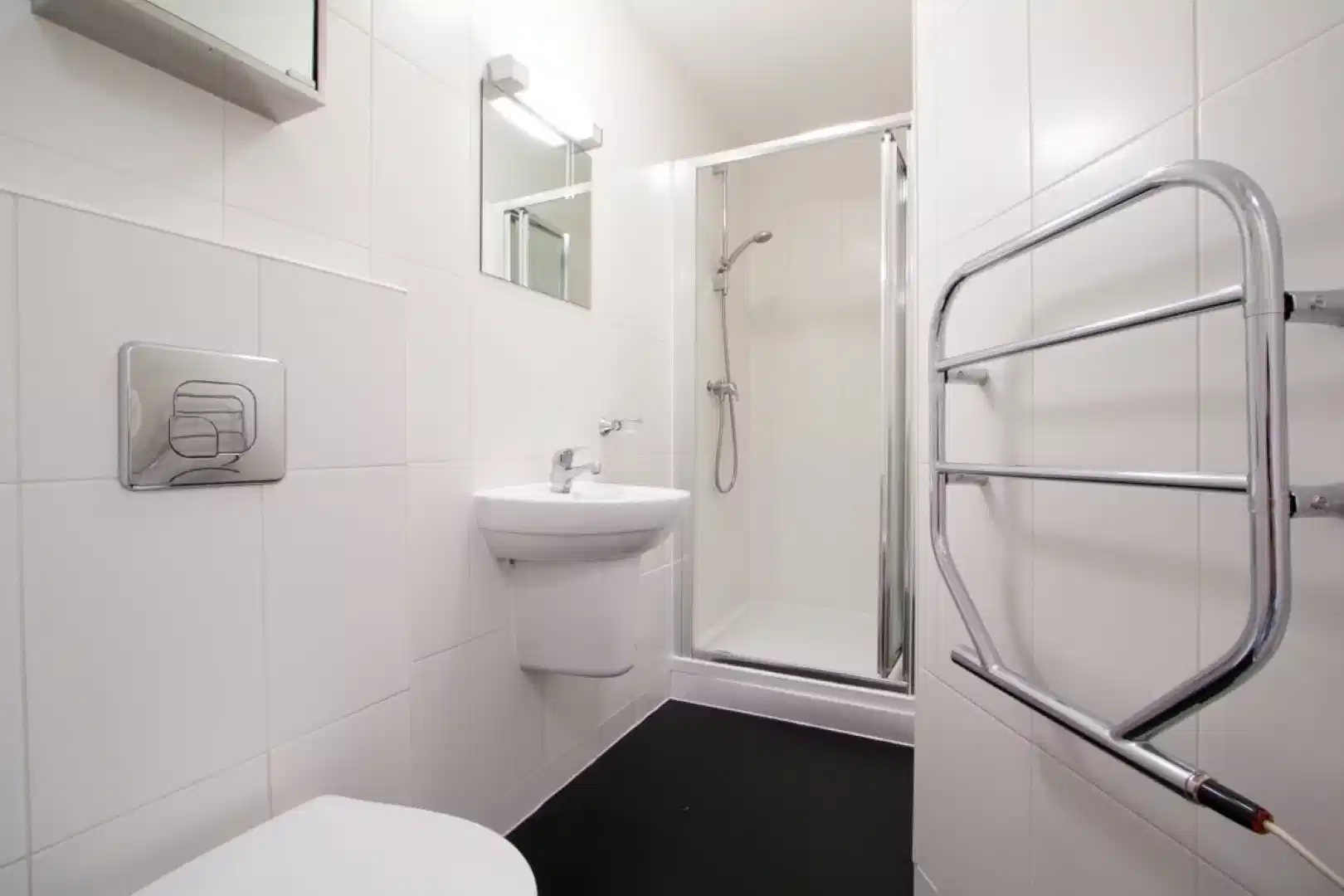 Exterior?w=400&h=260&fit=crop&q=40&auto=format&trim=auto