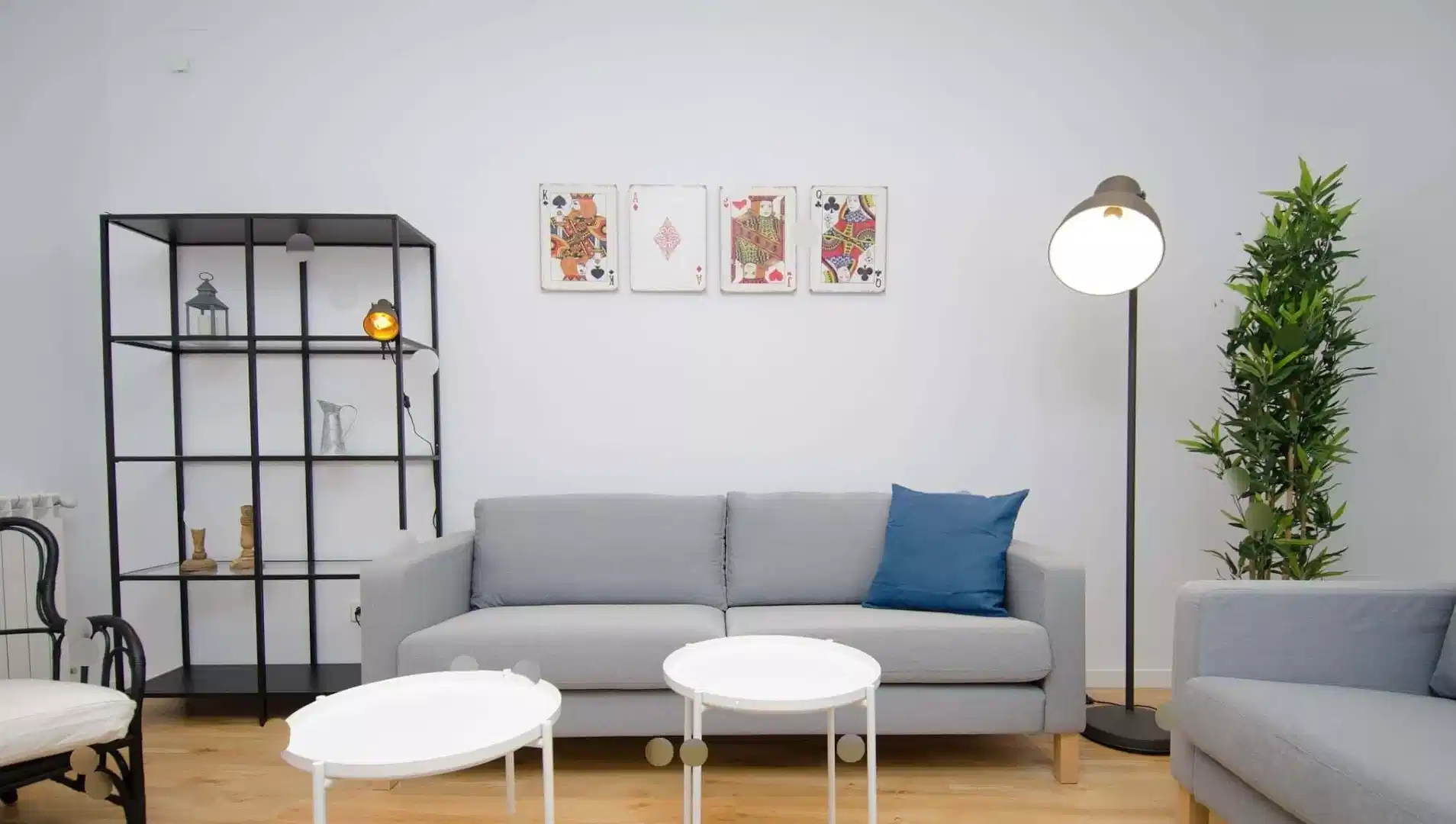 Room in a 5 Bedroom 2 Bathroom (Calle De Santa Isabel) - Bedroom?w=400&h=260&fit=crop&q=40&auto=format&trim=auto