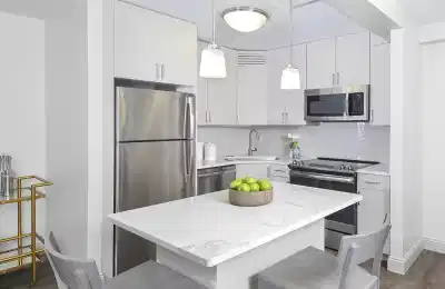 River North Park, Chicago - Chicago, Illinois, United States - Kitchen