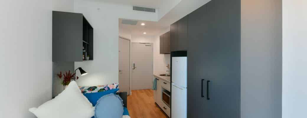 Amenities?w=400&h=260&fit=crop&q=40&auto=format&trim=auto