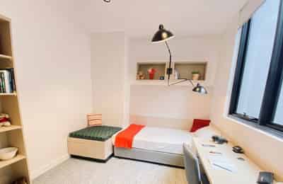 Common Area?w=400&h=260&fit=crop&q=40&auto=format&trim=auto