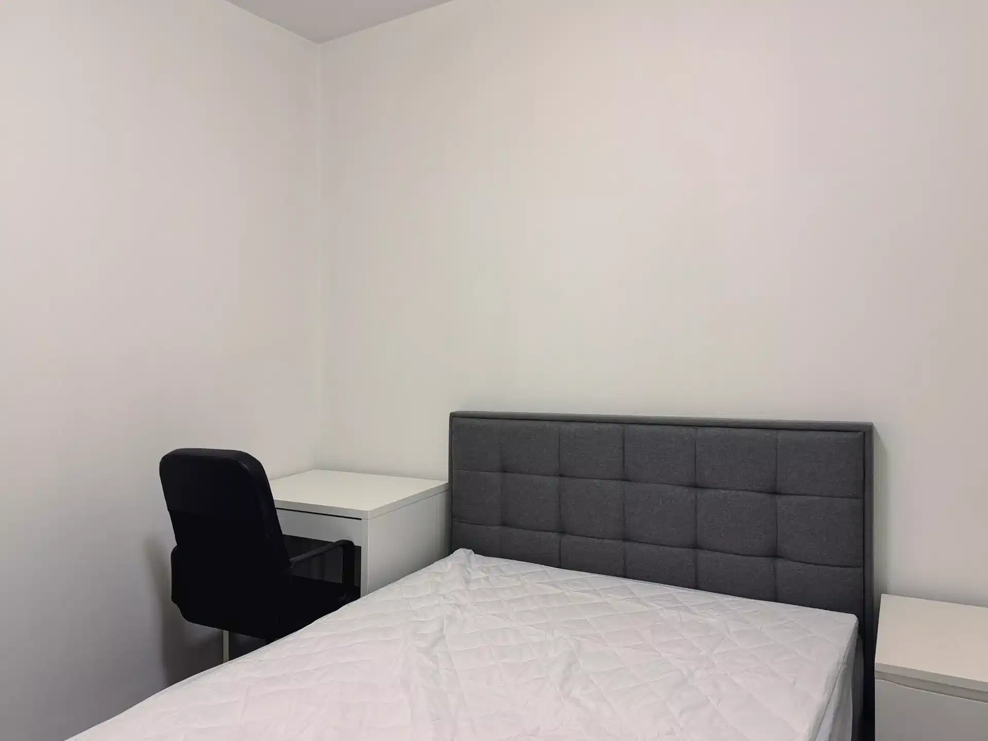 Common Area?w=400&h=260&fit=crop&q=40&auto=format&trim=auto